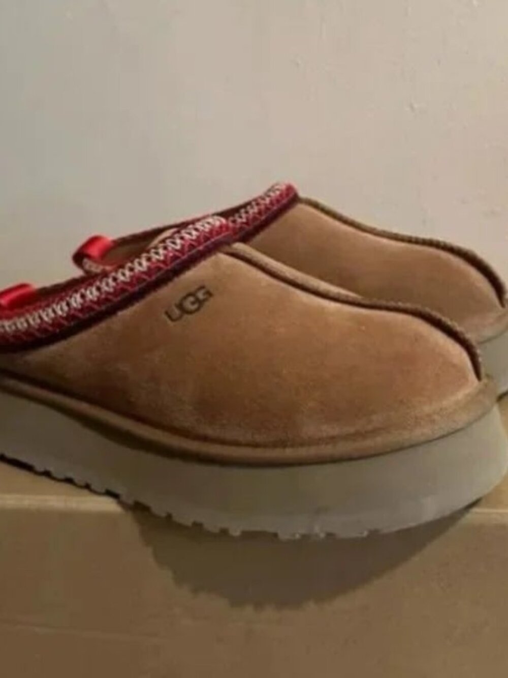 UGG Tazz Platform Slippers Chestnut Sandals